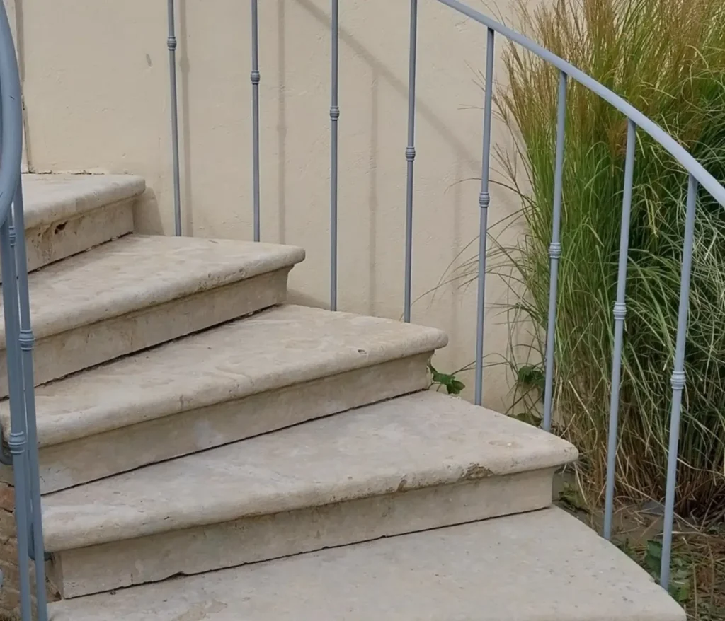 pierre (6) pierre (6)